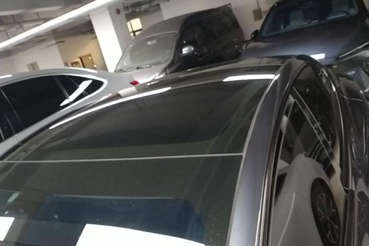 Used Tesla Model 3 2023 Rear-Wheel-Drive Version Roof