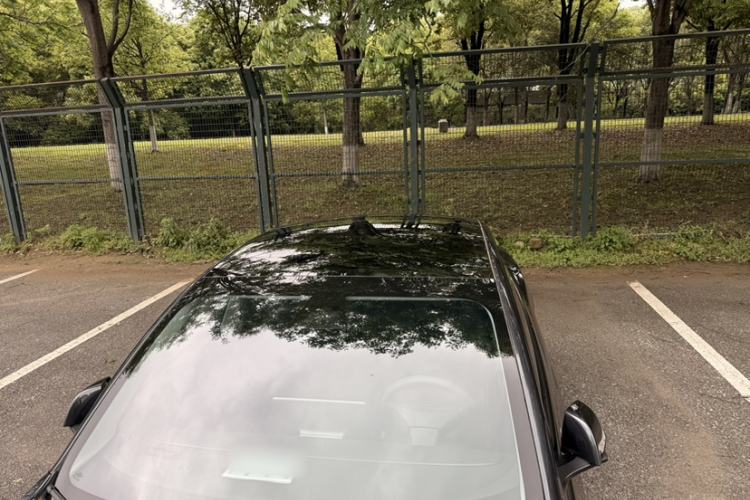 Used Tesla Model 3 2023 Rear-Wheel-Drive Version Roof