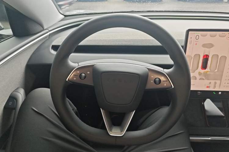 Used Tesla Model 3 2023 Rear-Wheel-Drive Version Steering Wheel