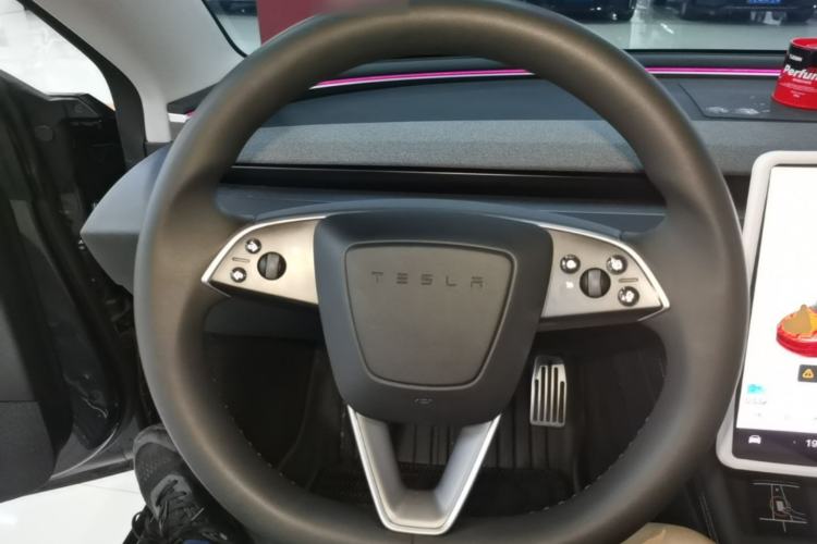 Used Tesla Model 3 2023 Rear-Wheel-Drive Version Steering Wheel