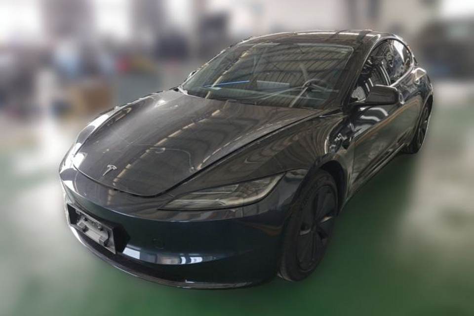 Tesla Model 3 2023