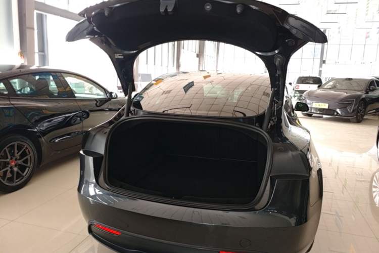Used Tesla Model 3 2023 Rear-Wheel-Drive Version Trunk