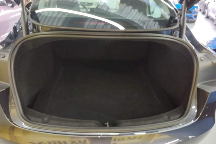 Used Tesla Model 3 2023 Rear-Wheel-Drive Version Trunk