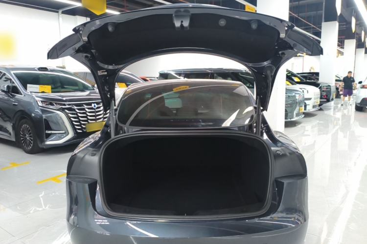 Used Tesla Model 3 2023 Long-Range All-Wheel-Drive Version Trunk