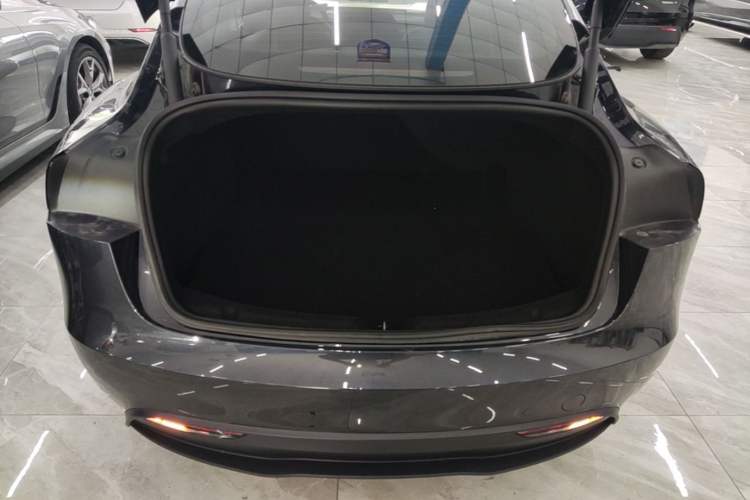 Used Tesla Model 3 2023 Long-Range All-Wheel-Drive Version Trunk