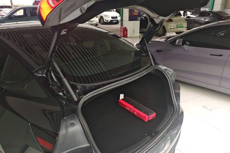 Used Tesla Model 3 2023 Rear-Wheel-Drive Version Trunk