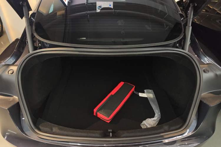 Used Tesla Model 3 2023 Rear-Wheel-Drive Version Trunk