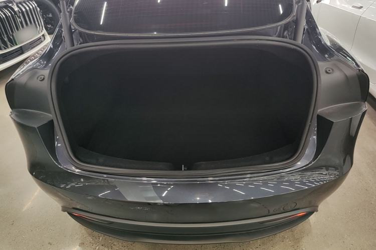 Used Tesla Model 3 2023 Rear-Wheel-Drive Version Trunk