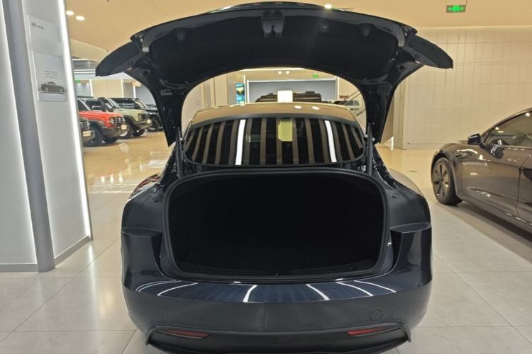 Used Tesla Model 3 2023 Rear-Wheel-Drive Version Trunk
