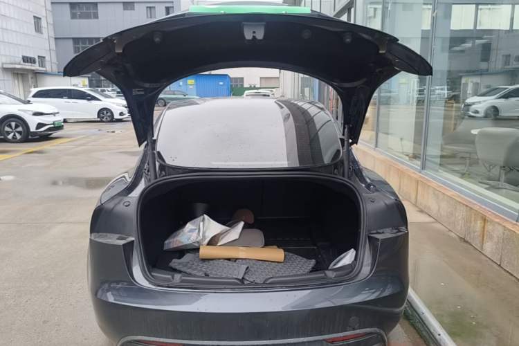 Used Tesla Model 3 2023 Rear-Wheel-Drive Version Trunk