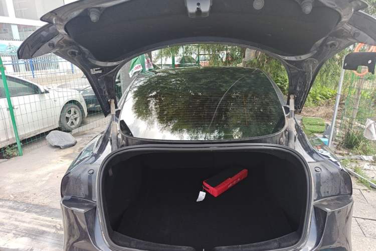 Used Tesla Model 3 2023 Rear-Wheel-Drive Version Trunk