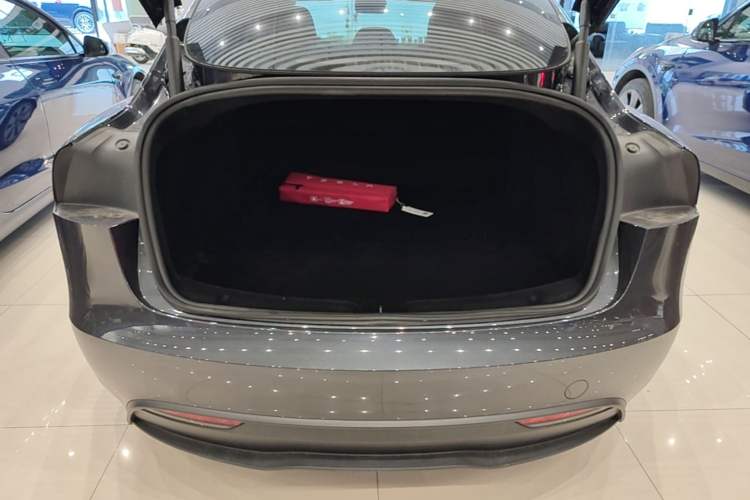 Used Tesla Model 3 2023 Rear-Wheel-Drive Version Trunk