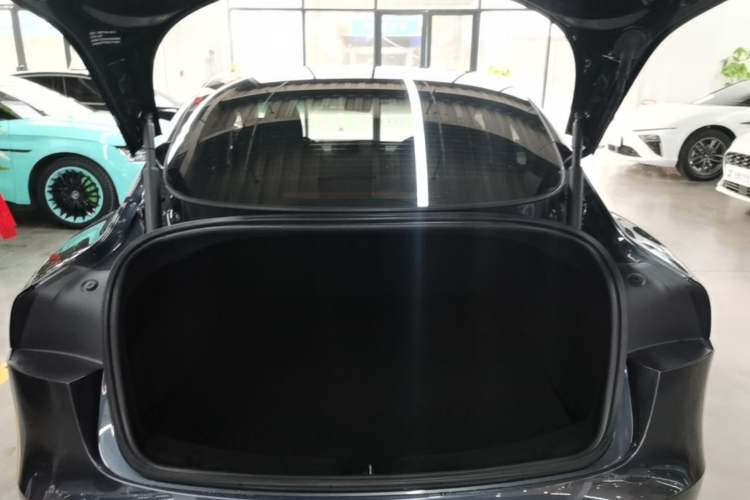 Used Tesla Model 3 2023 Rear-Wheel-Drive Version Trunk