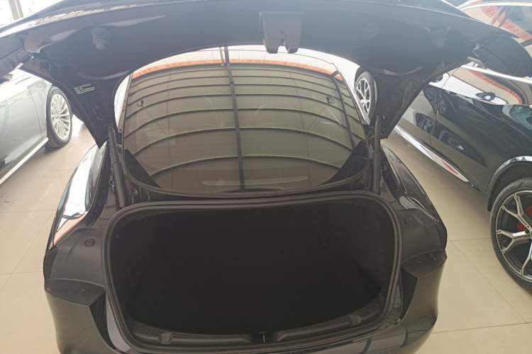 Used Tesla Model 3 2023 Long-Range All-Wheel-Drive Version Trunk