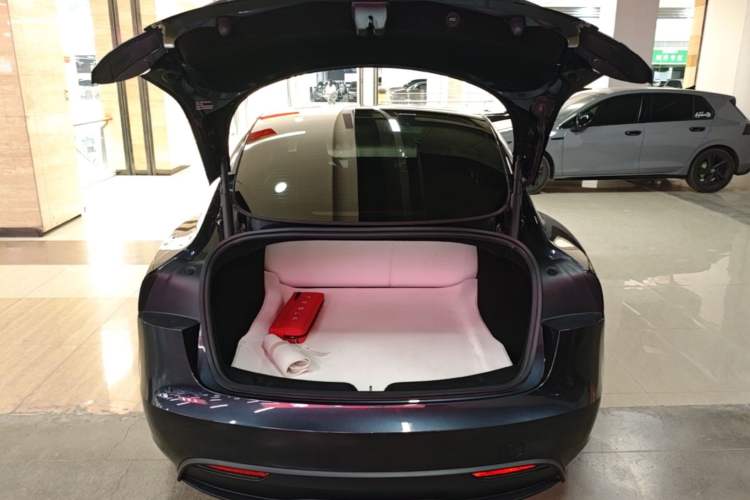 Used Tesla Model 3 2023 Rear-Wheel-Drive Version Trunk