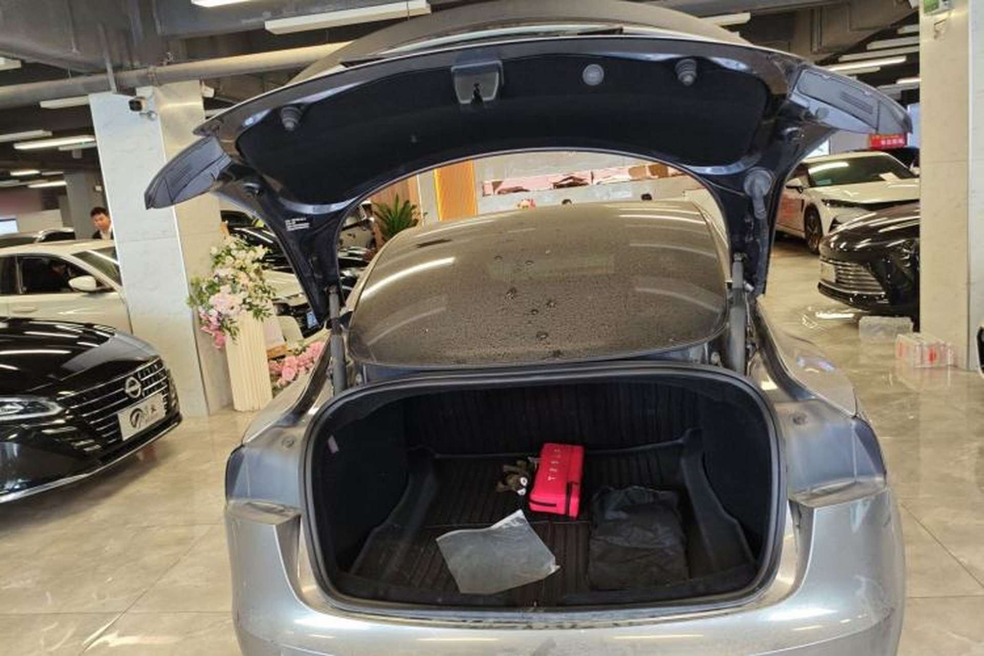 Used Tesla Model 3 2023 Long-Range All-Wheel-Drive Version Trunk