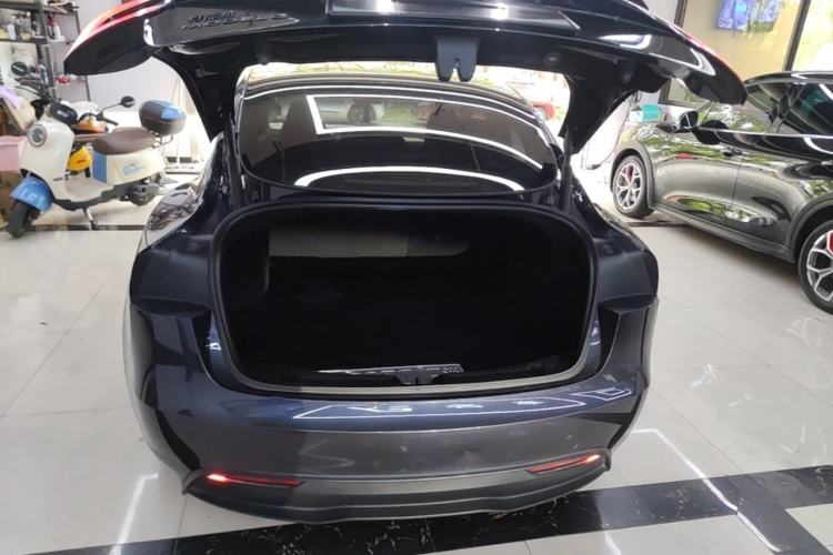 Used Tesla Model 3 2023 Rear-Wheel-Drive Version Trunk