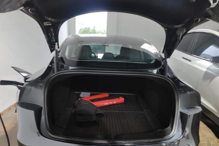 Used Tesla Model 3 2023 Rear-Wheel-Drive Version Trunk