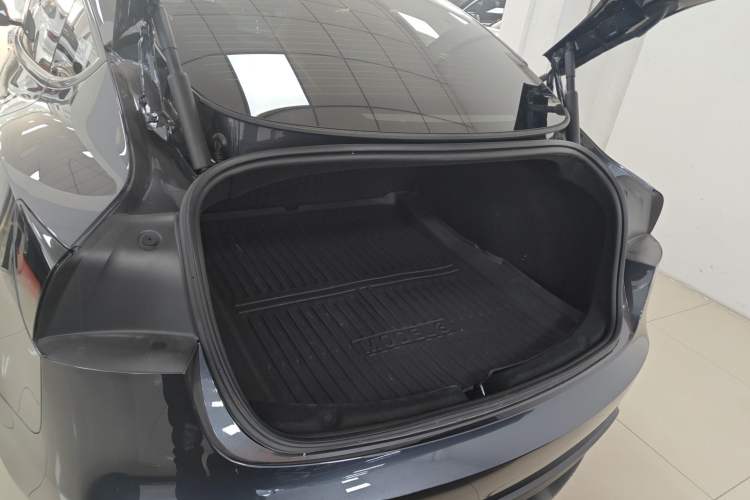 Used Tesla Model 3 2023 Rear-Wheel-Drive Version Trunk