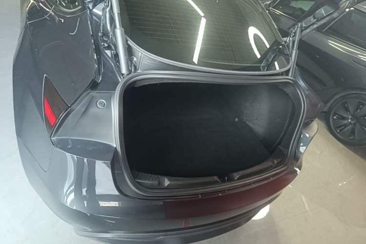 Used Tesla Model 3 2023 Rear-Wheel-Drive Version Trunk