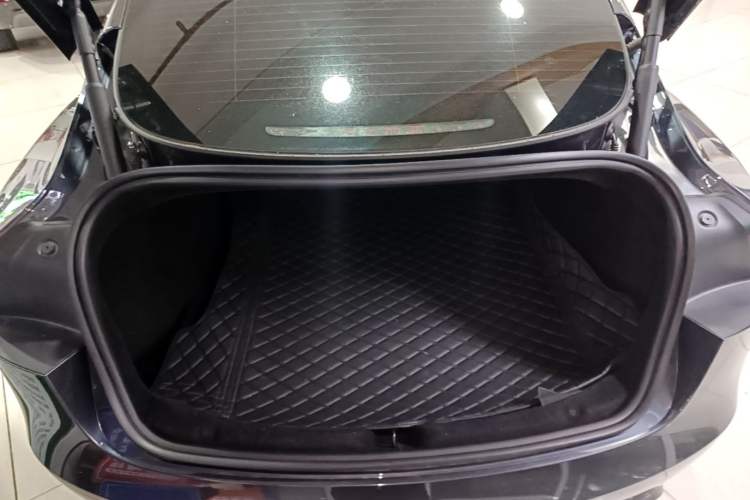 Used Tesla Model 3 2023 Rear-Wheel-Drive Version Trunk