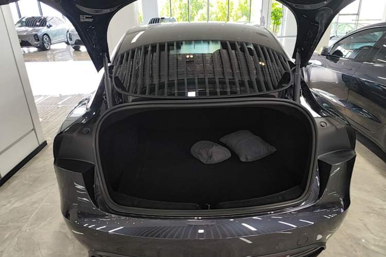 Used Tesla Model 3 2023 Rear-Wheel-Drive Version Trunk