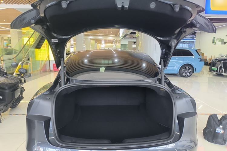 Used Tesla Model 3 2023 Long-Range All-Wheel-Drive Version Trunk