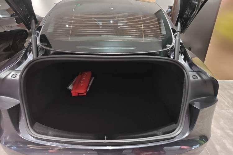 Used Tesla Model 3 2023 Rear-Wheel-Drive Version Trunk