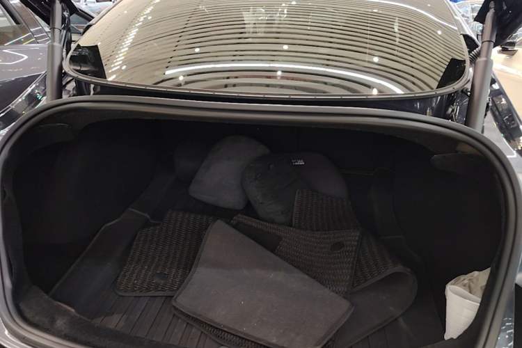 Used Tesla Model 3 2023 Rear-Wheel-Drive Version Trunk