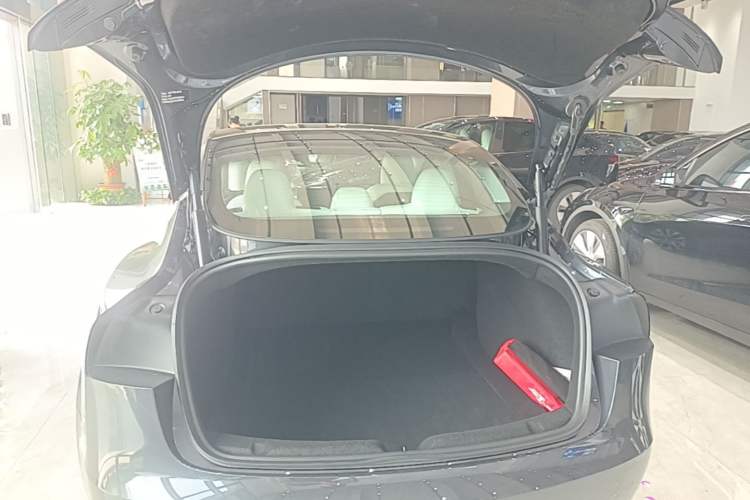 Used Tesla Model 3 2023 Long-Range All-Wheel-Drive Version Trunk