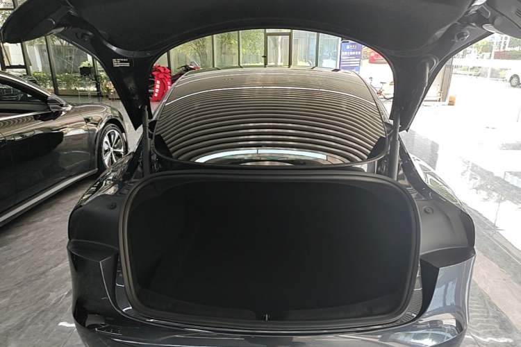Used Tesla Model 3 2023 Rear-Wheel-Drive Version Trunk