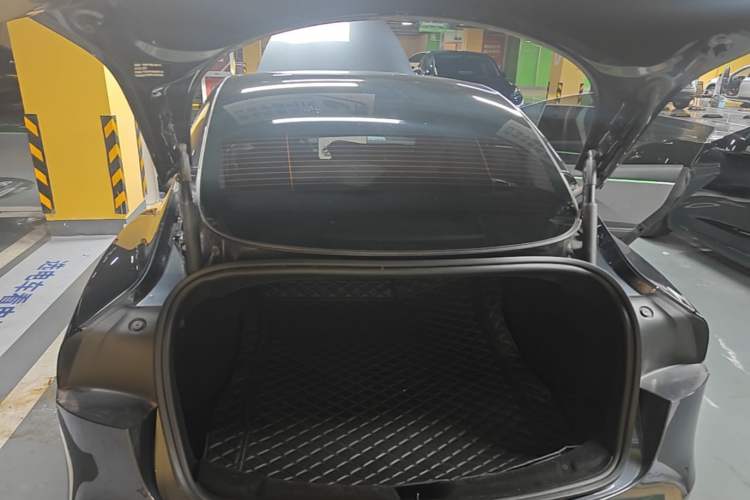 Used Tesla Model 3 2023 Rear-Wheel-Drive Version Trunk