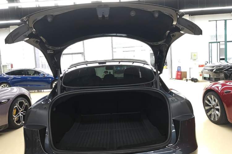Used Tesla Model 3 2023 Rear-Wheel-Drive Version Trunk