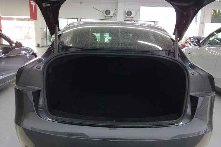 Used Tesla Model 3 2023 Rear-Wheel-Drive Version Trunk