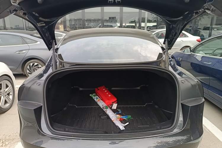 Used Tesla Model 3 2023 Rear-Wheel-Drive Version Trunk