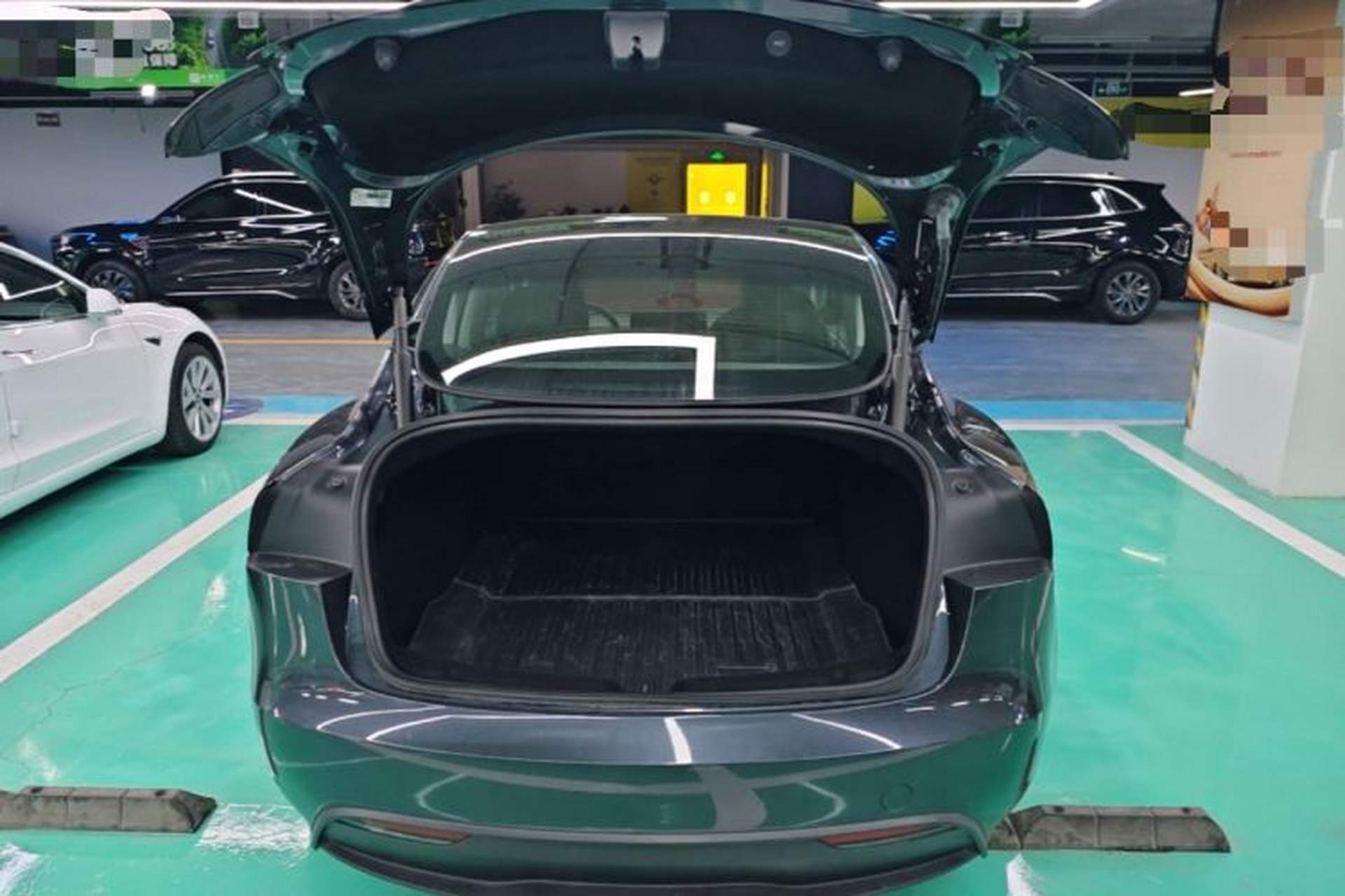 Used Tesla Model 3 2023 Rear-Wheel-Drive Version Trunk