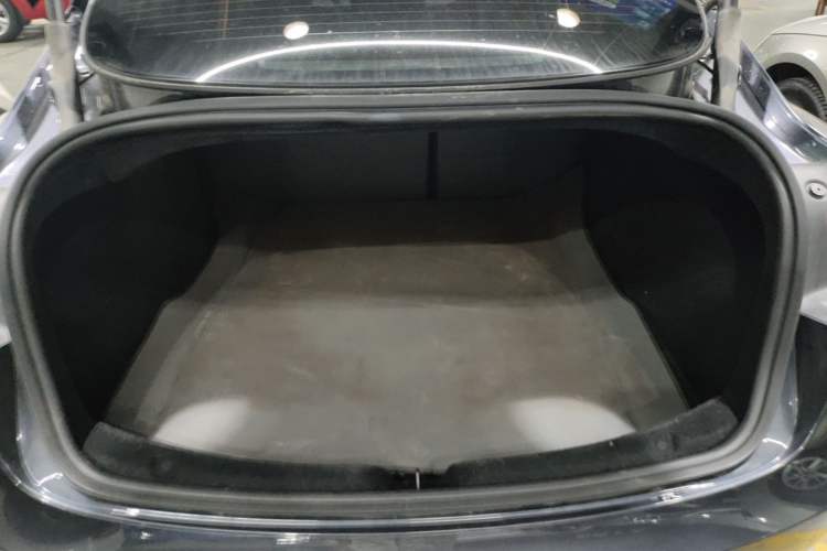Used Tesla Model 3 2023 Rear-Wheel-Drive Version Trunk