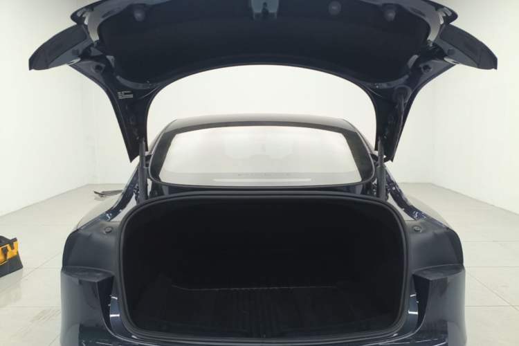 Used Tesla Model 3 2023 Long-Range All-Wheel-Drive Version Trunk