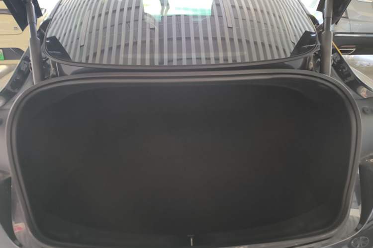 Used Tesla Model 3 2023 Rear-Wheel-Drive Version Trunk