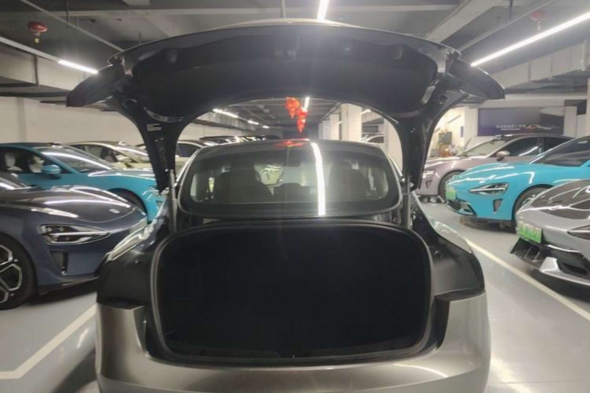 Used Tesla Model 3 2023 Long-Range All-Wheel-Drive Version Trunk