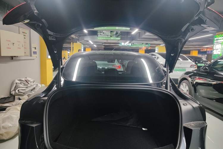 Used Tesla Model 3 2023 Rear-Wheel-Drive Version Trunk