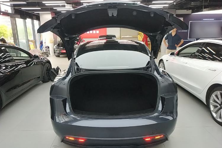 Used Tesla Model 3 2023 Rear-Wheel-Drive Version Trunk