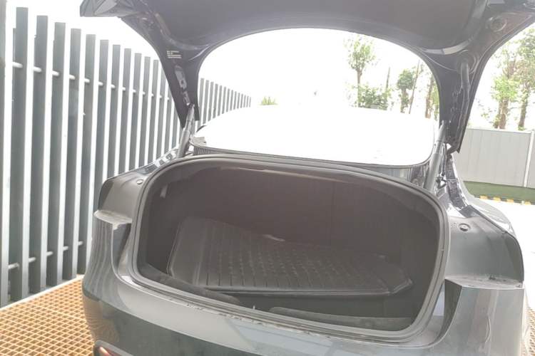 Used Tesla Model 3 2023 Rear-Wheel-Drive Version Trunk