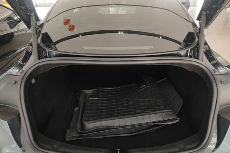 Used Tesla Model 3 2023 Rear-Wheel-Drive Version Trunk