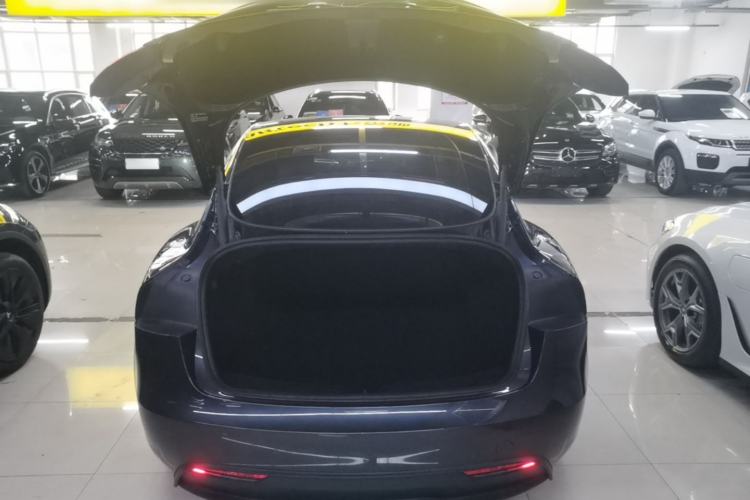 Used Tesla Model 3 2023 Rear-Wheel-Drive Version Trunk