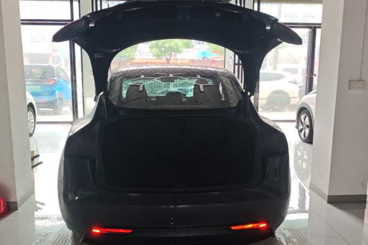Used Tesla Model 3 2023 Rear-Wheel-Drive Version Trunk