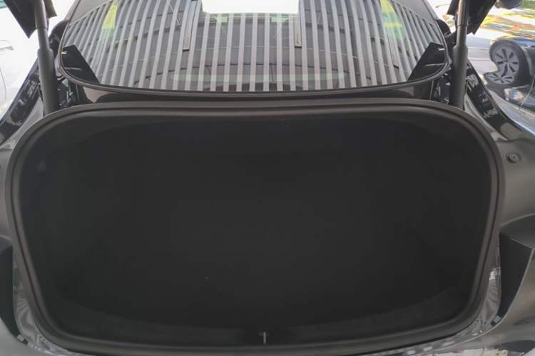 Used Tesla Model 3 2023 Rear-Wheel-Drive Version Trunk