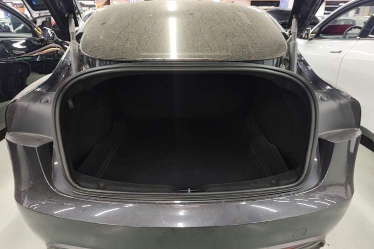 Used Tesla Model 3 2023 Rear-Wheel-Drive Version Trunk