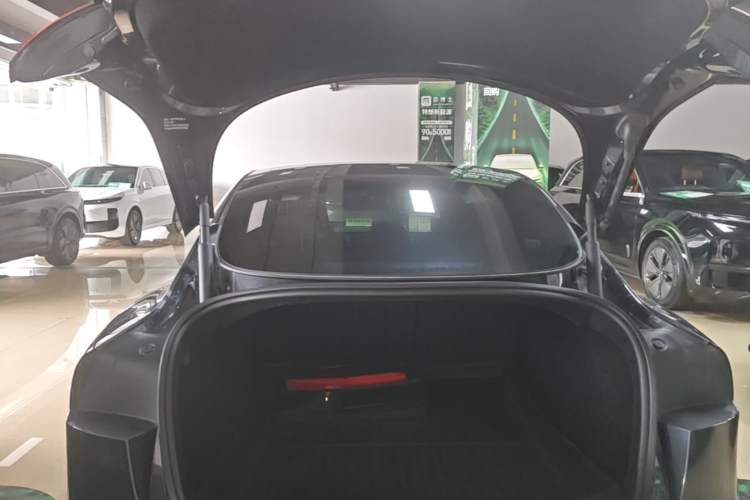 Used Tesla Model 3 2023 Rear-Wheel-Drive Version Trunk