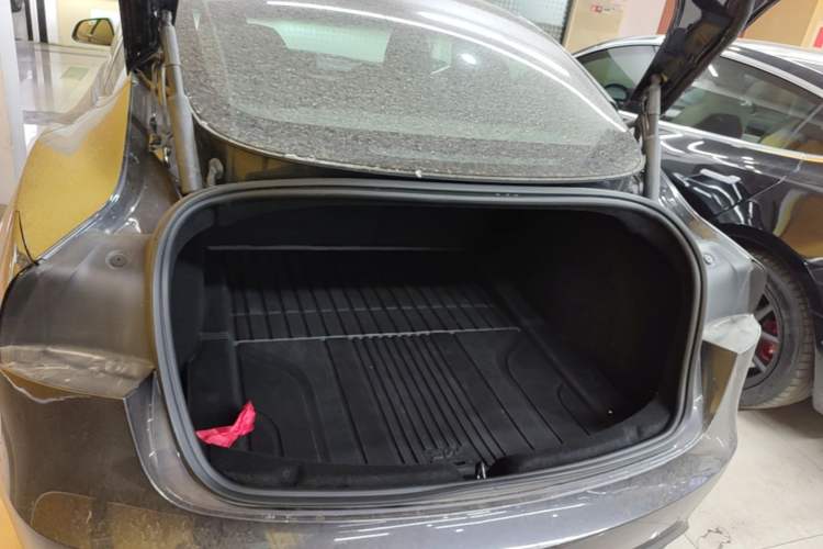 Used Tesla Model 3 2023 Rear-Wheel-Drive Version Trunk